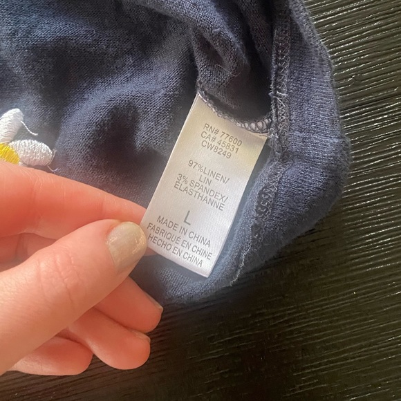 Chaser embroidered daisy 🌼 tee - Picture 6 of 10